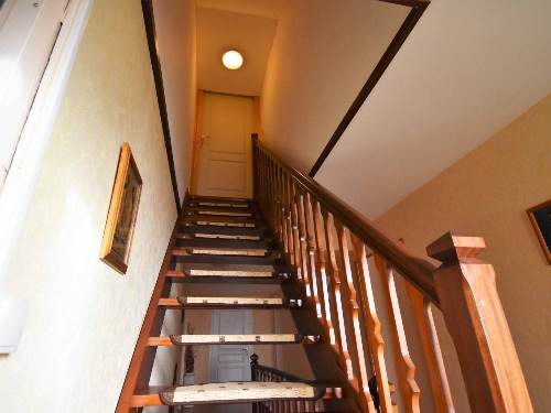 Escaliers en ch&ecirc;ne du 1er &eacute;tage au grenier