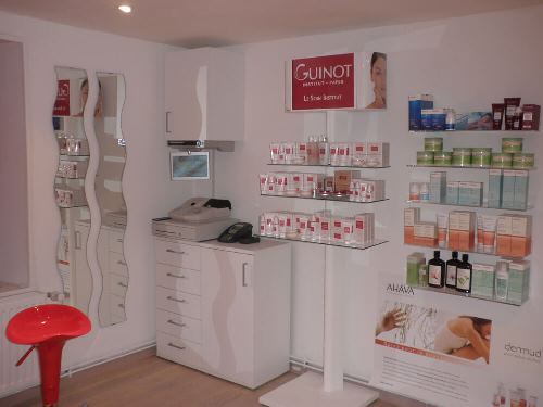 Beauty room or bedroom