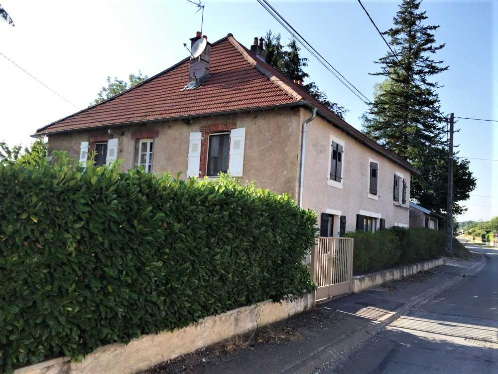 Maison, près de Besançon Vesoul et la Suisse, vue de la route